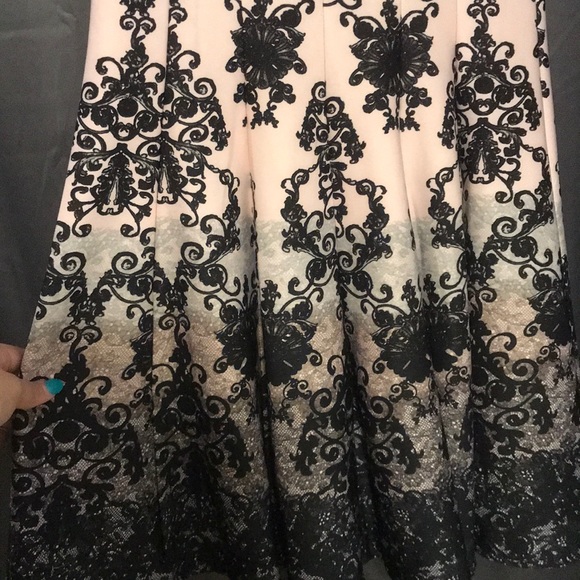 Patterned dress - Picture 6 of 6